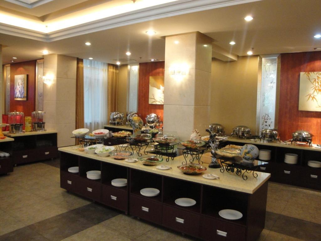 Overseas Chinese International Hotel Qingdao Exterior photo